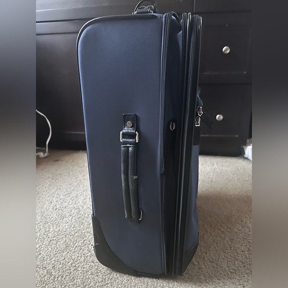 Coach carryon suitcase - Picture 2 of 4